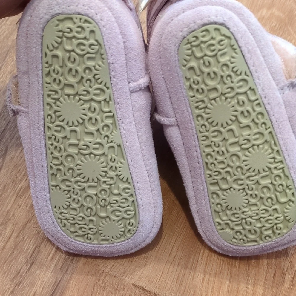 NWOT UGG Pink Kids Boots Size 2